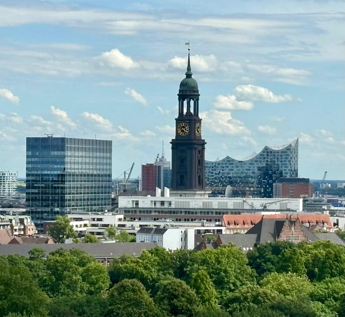 German guided insider tour of Hamburg's Schanzenviertel - Red Flora: what it is, and why it looks like that