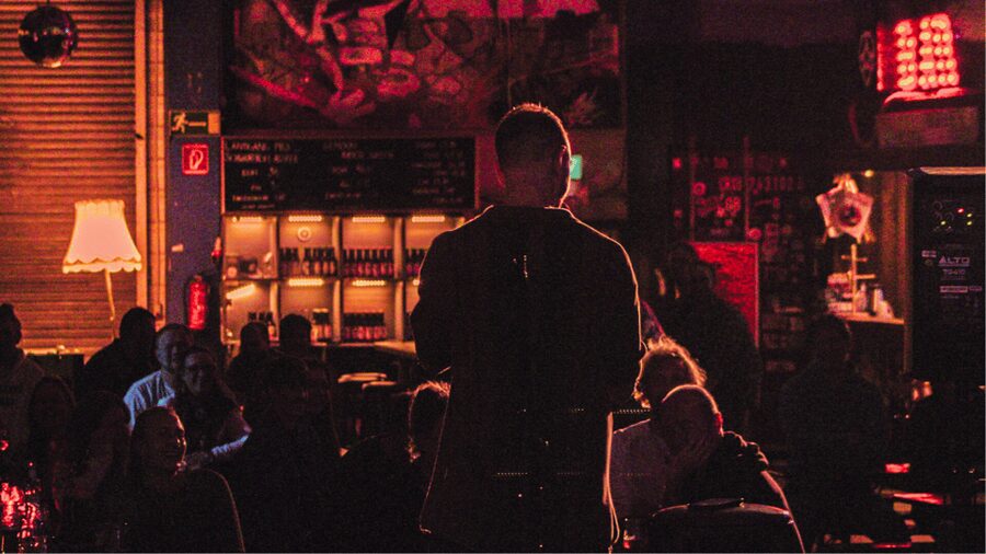 GET UP Comedy in Hamburg - Life is too short not to laugh! - Friday Special on the Reeperbahn: when open mic performers impress