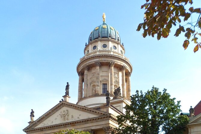 Half-Day Guided Bike Tour of Central Berlin's Highlights - Friedrichstadt-Palast: famous venue, quick cultural pause