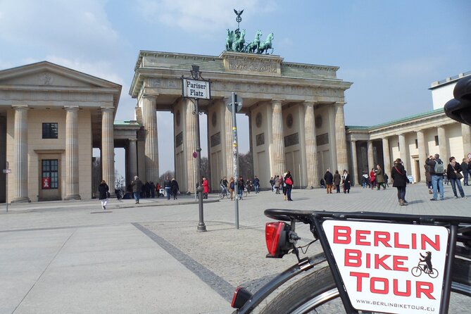 Half-Day Guided Bike Tour of Central Berlin's Highlights - The ride between landmarks: Berlin’s layers in motion