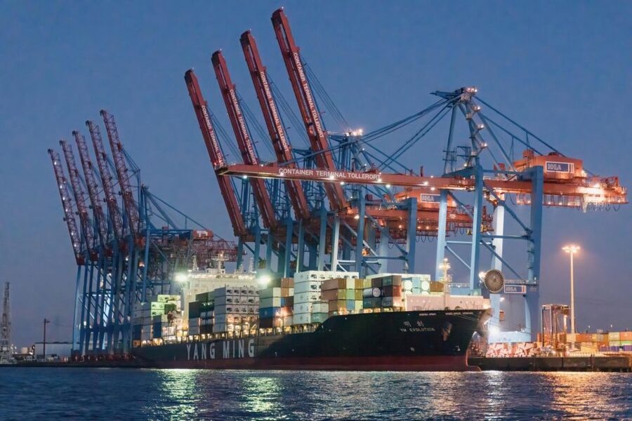 Hamburg: 1.5-Hour Evening Lights Harbour Cruise on a Ship - Key things I’d plan around