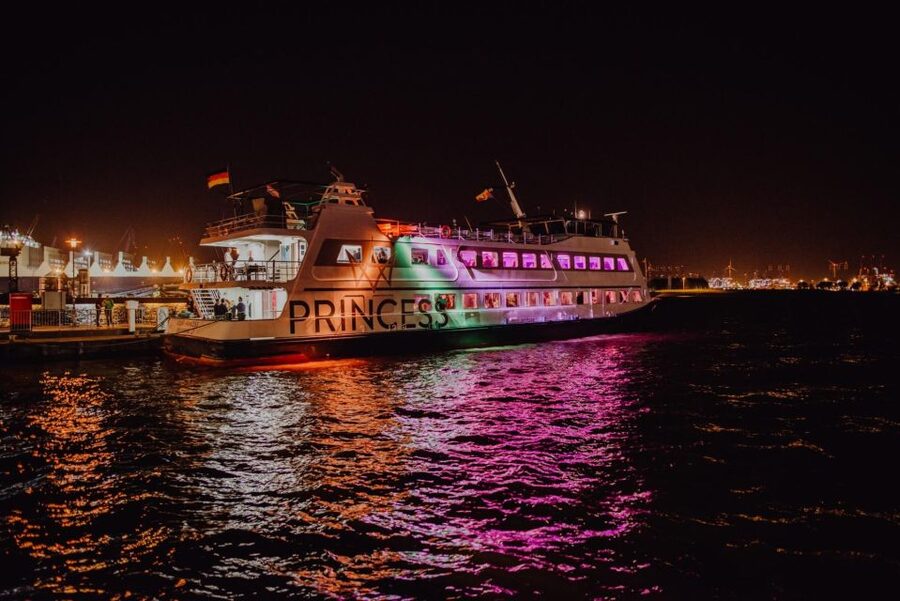 Hamburg: 1.5-Hour Evening Lights Harbour Cruise on a Ship - The Elbphilharmonie moment, and how to catch it cleanly