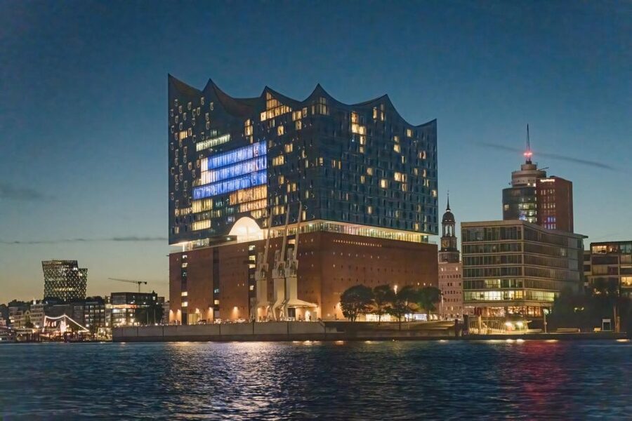 Hamburg: 1.5-Hour Evening Lights Harbour Cruise on a Ship - Fish market, Elbe beach, and why the scenery feels more real