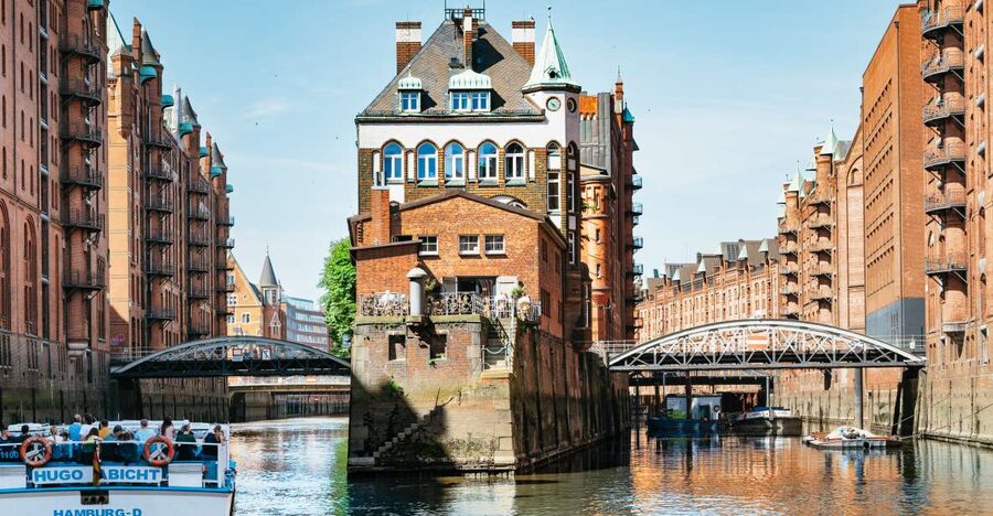 Hamburg: 1.5-Hour Harbor and Speicherstadt Day Cruise - Getting to Überseebrücke and spotting your boat
