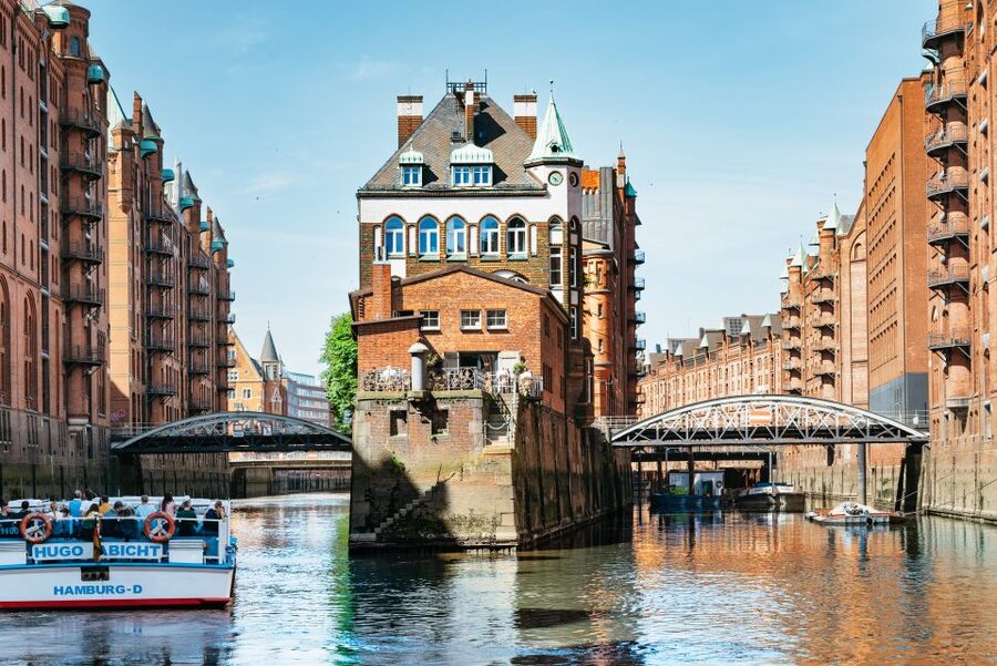 Hamburg: 1.5-Hour Harbor and Speicherstadt Day Cruise - The tide-driven route that can change your Speicherstadt plan