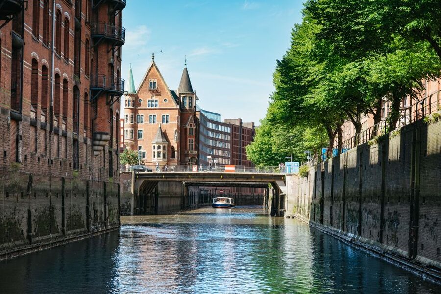Hamburg: 1.5-Hour Harbor and Speicherstadt Day Cruise - Harbor sights and shipspotting: from Rickmer Rickmers to U-434
