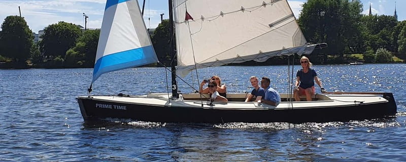 Hamburg: 1.5-Hour Sailing Sightseeing Tour on Aussenalster - Key Things You’ll Notice on This Außenalster Cruise