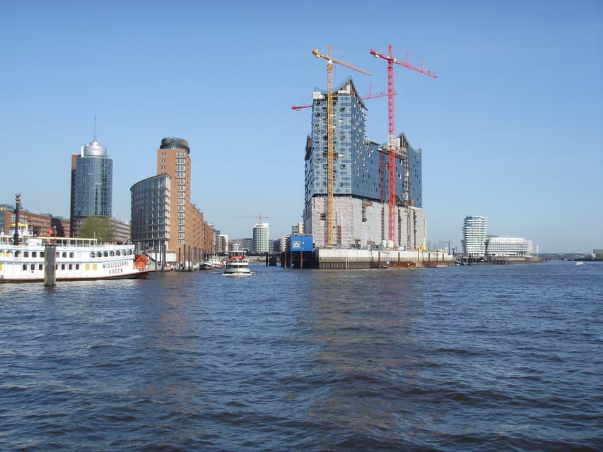 Hamburg: 1-Hour Harbor Cruise - Fish Market, Oevelgönne, and the side you miss from the street