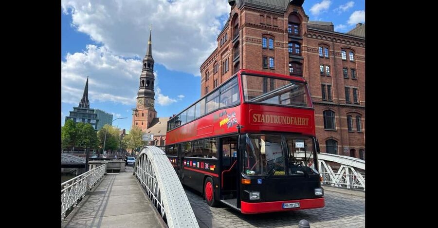 Hamburg: 1-Hour Sightseeing Bus Tour with Live Guide - What to Bring (and What to Do With Your Photos)