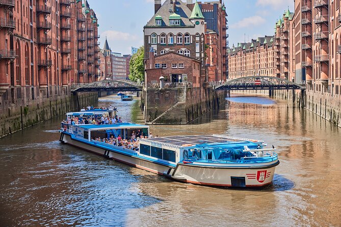 Hamburg: 2-Hour Harbor Cruise - HafenCity and the Elbphilharmonie: city glamour meets maritime reality