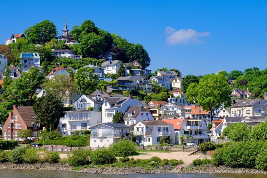 Hamburg: 2-Hour Sightseeing Cruise to Blankenese - St. Pauli Piers and the Fish Market, Hamburg’s Harbor Basics First