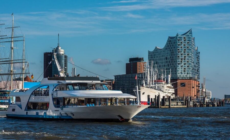 Hamburg: 2-Hour Sightseeing Cruise to Blankenese - Getting On at Landungsbrücken, Bridge 1 (and Why It Matters)