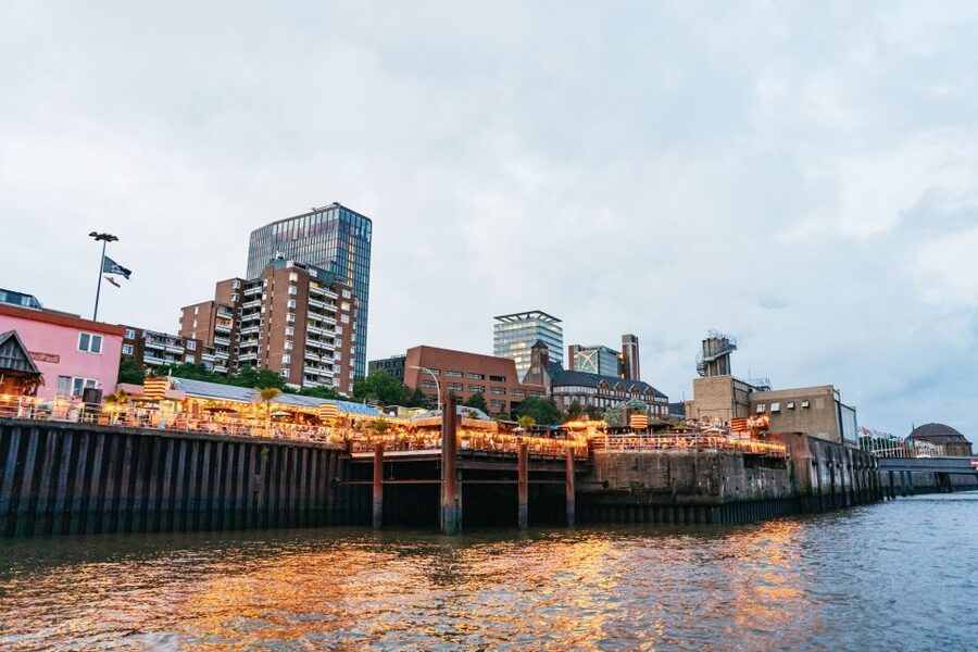 Hamburg: 90-Minute Evening Lights Harbor Cruise - Drinks on Board: Cash Only Can Catch You Off Guard