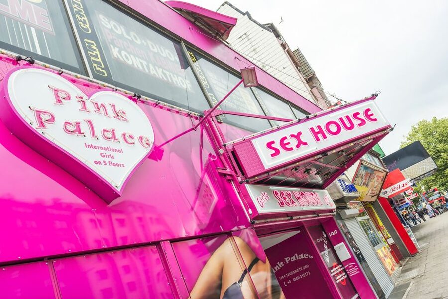 Hamburg: Adults Only Reeperbahn Tour - Key things that make this tour worth your time