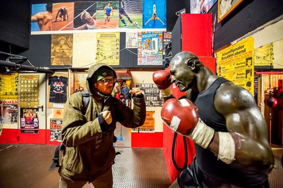 Hamburg: Adults Only Reeperbahn Tour - Why the Reeperbahn became a legend in the first place