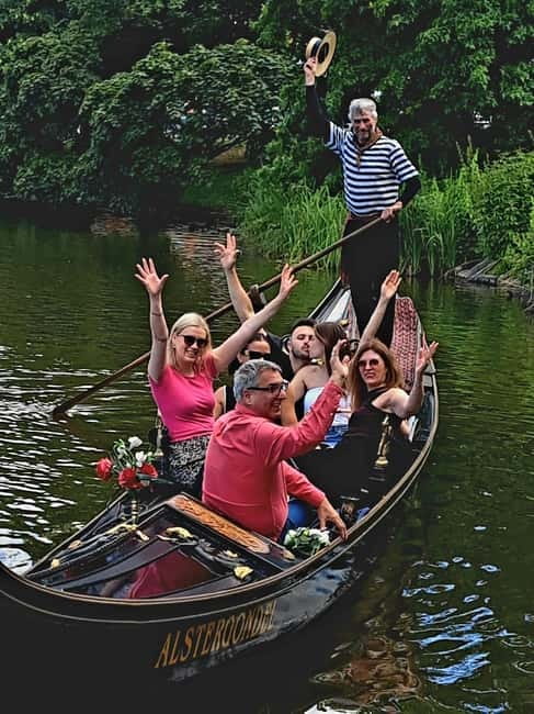 Hamburg: Alster Lake public Tour in a Real Venetian Gondola - Key things I’d plan around