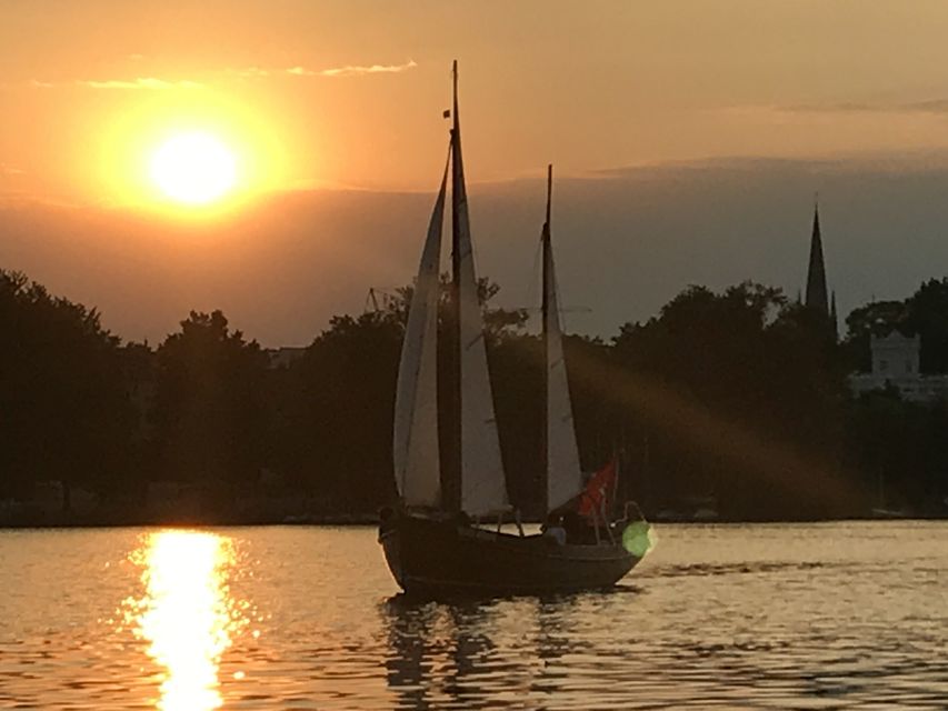 Hamburg: Alster River Sailboat Tour with Sundowner - The Sundowner Drink: Small Inclusion, Big Mood