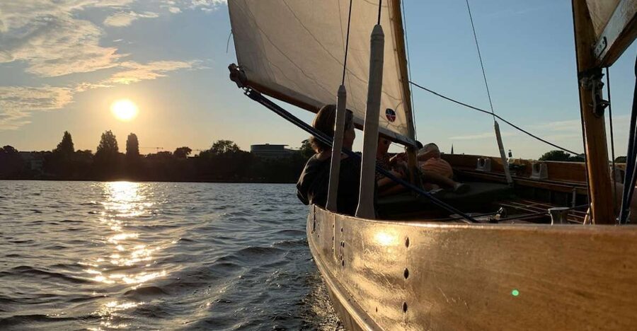 Hamburg: Alster River Sailboat Tour with Sundowner - Sailing Instructions Without the Learning Curve