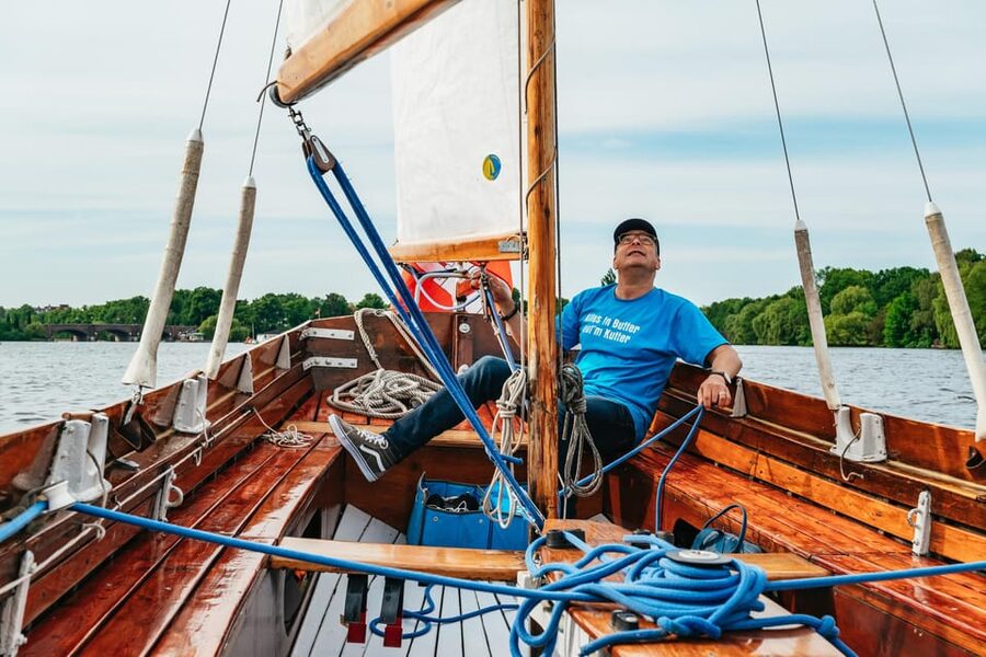 Hamburg: Alster River Sailing Tour on a 2-Masted Sailboat - FAQ