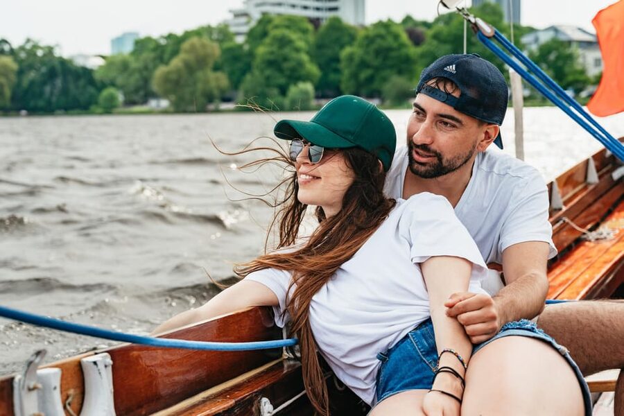 Hamburg: Alster River Sailing Tour on a 2-Masted Sailboat - Group size and the crew experience: why max 10 is a big deal