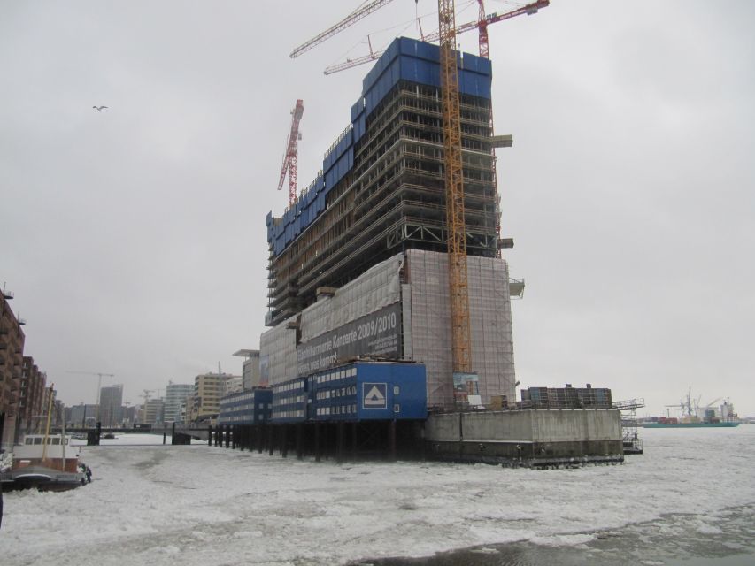 Hamburg: City Tour by Bike with Elbphilharmonie - Old meets new: how the Alster-to-Elbphilharmonie ride feels in real life
