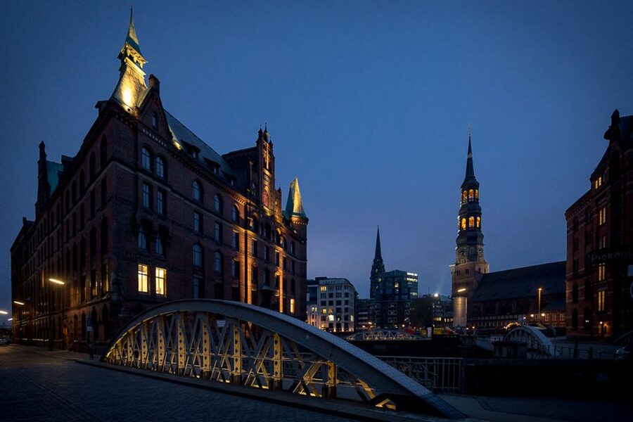 Hamburg: Eerie Speicherstadt Tour - Witches, ghosts, and devils stories, with Hamburg flavor