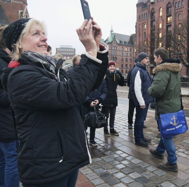 Hamburg: Elbphilharmonie Plaza and HafenCity Food Tour - Störtebeker break, with guide-led context during the pause