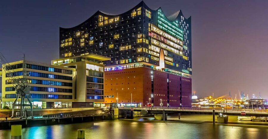 Hamburg: Elbphilharmonie Plaza Guided Tour - Meeting up near the harbor, and how to avoid awkward delays