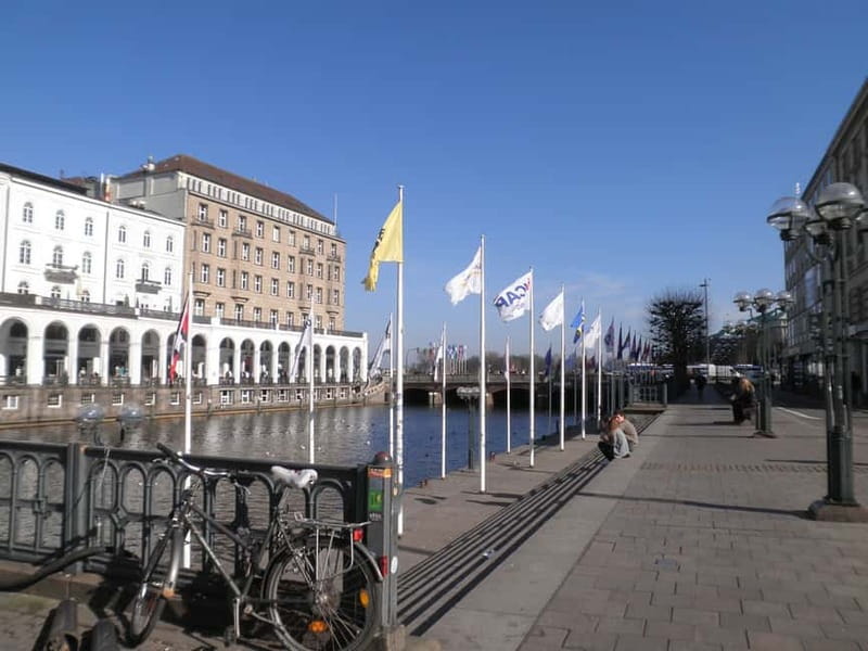 Hamburg: Exclusive Tour by Limousine with Chauffeur - Who this tour suits best, and who should skip it
