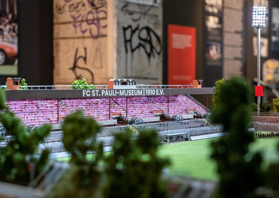 Hamburg: FC ST. PAULI-MUSEUM Entrance Ticket - Entering KIEZBEBEN: what to look for in the permanent exhibition
