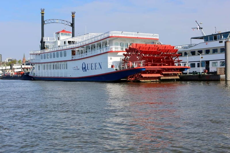 Hamburg: Guided Grand Harbor Sightseeing Cruise by Ship - On-board comfort: sun deck vs indoor lounge