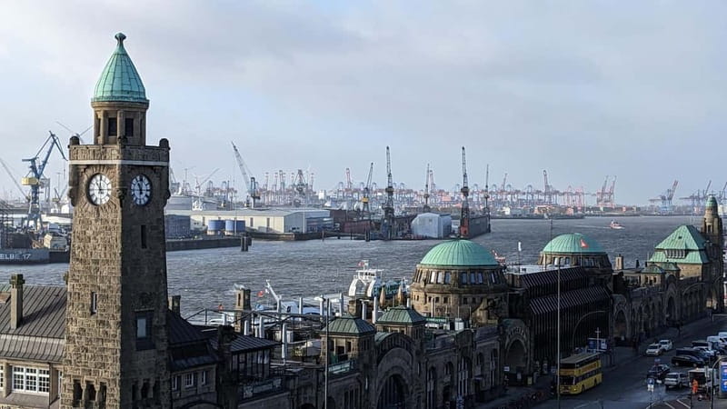 Hamburg: Guided Tour in French, the essentials in 2,5 hours! - Where You Start, and How to Find the Group Without Stress