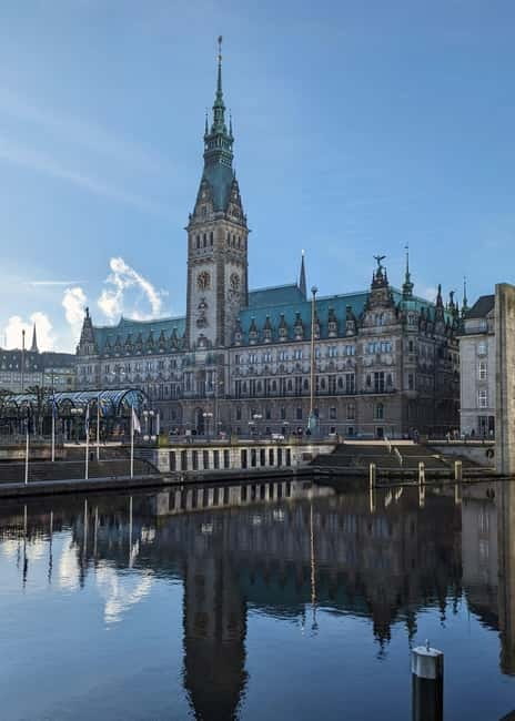 Hamburg: Guided Tour in French, the essentials in 2,5 hours! - St Nikolai Memorial: History You Can See, Not Just Read