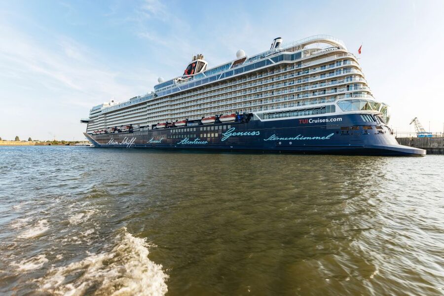 Hamburg: Harbor Cruise with Wine and Cheese - Price and Value Check: Does $49 Make Sense in Hamburg?