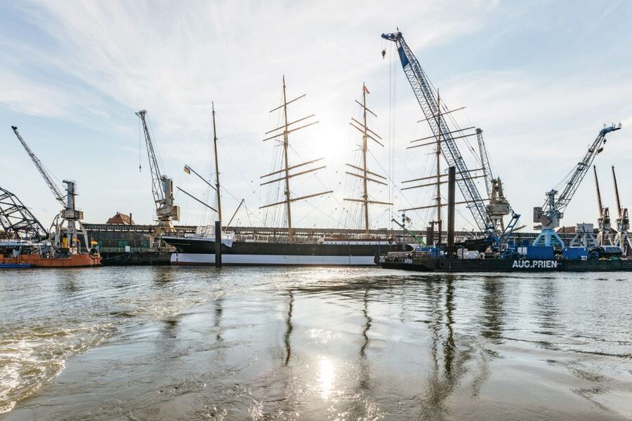 Hamburg: Harbor Cruise with Wine and Cheese - Speicherstadt and the Tide Schedule: What You Can and Cannot Rely On