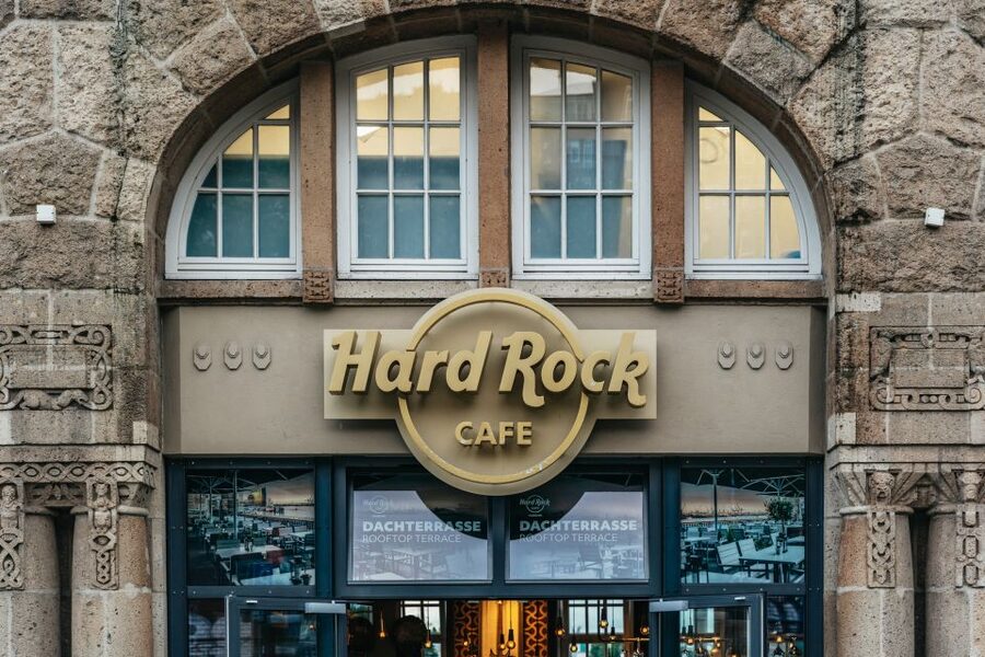 Hamburg: Hard Rock Cafe Skip-the-Line Meal - Entering the rock-and-roll world: what you see before the food