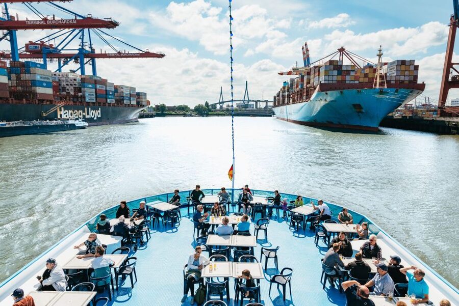 Hamburg: Hop-On Hop-Off Bus with Harbor Cruise - The 90-minute loop logic, and how hop-on hop-off changes everything