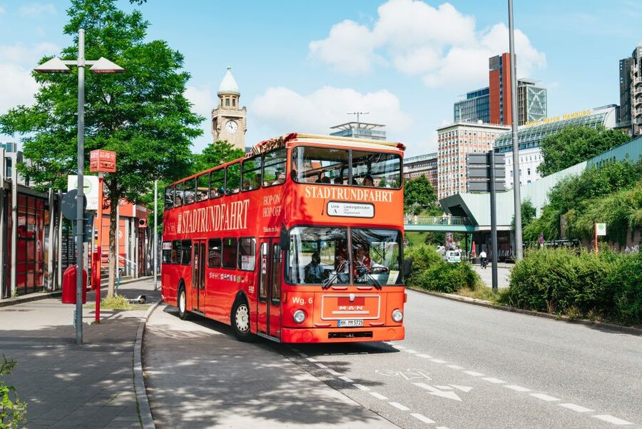 Hamburg: Hop-On Hop-Off Bus with Harbor Cruise - Getting started at St. Pauli Landungsbrücken and choosing your boarding spot