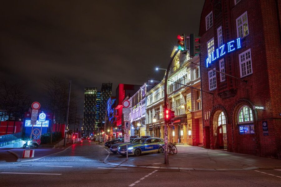 Hamburg: In the Footsteps of "Olivia" Reeperbahn Tour - Price and value: is $500 per group fair for what you get?