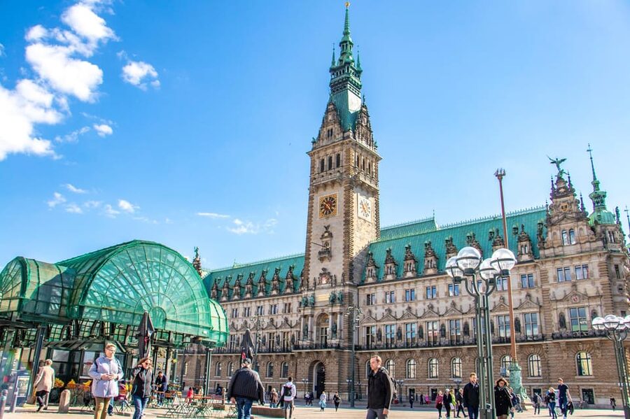 Hamburg: In the footsteps of the Beatles with a Local - St. Pauli Theater: where the Beatles walk begins
