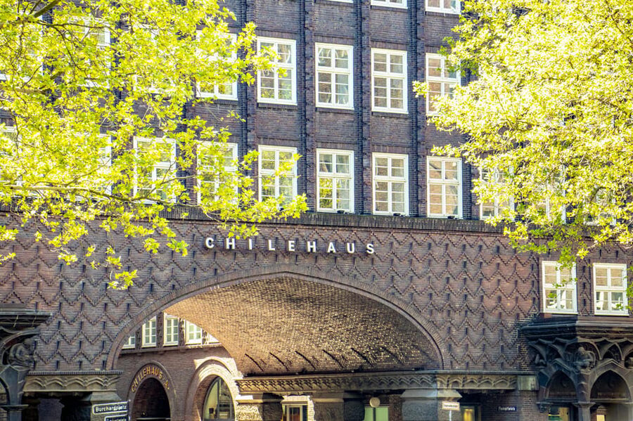 Hamburg: In the footsteps of the Beatles with a Local - Local tips for drinks and dining between the landmarks