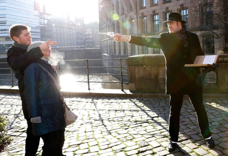 Hamburg: Interactive Crime Theater Tour in German - Gängeviertel Streets, St. Michael’s Church, and Merchant Apartments