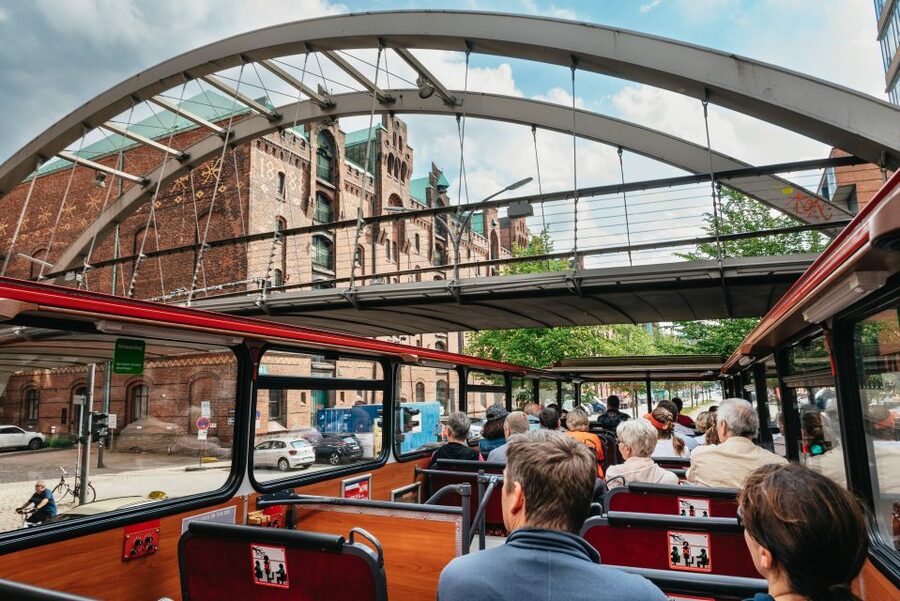 Hamburg: Line A Sightseeing Hop-On Hop-Off Bus Tour - How the GPS audio guides you without draining your battery