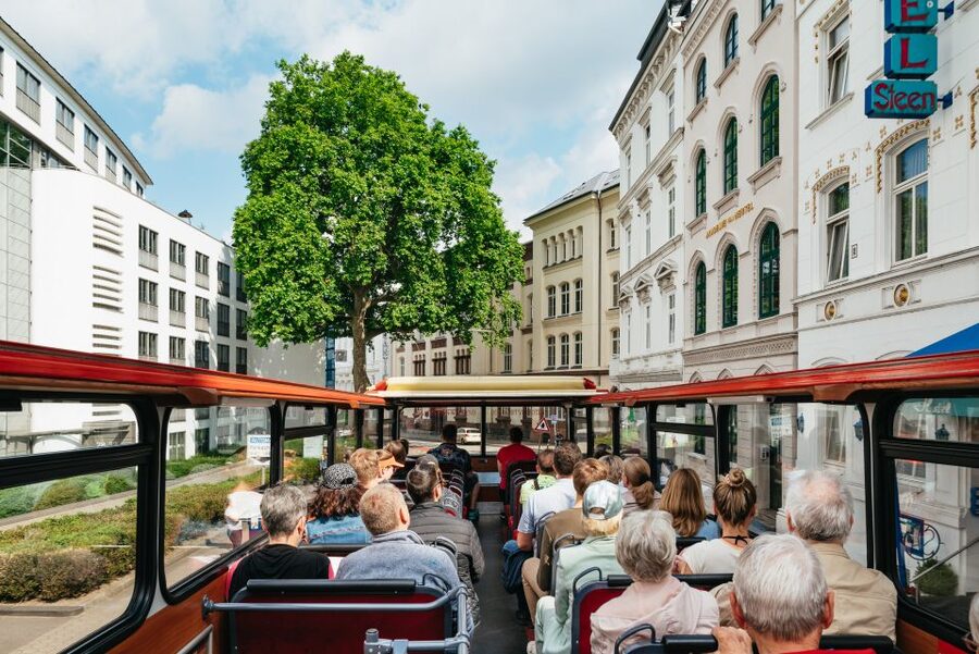 Hamburg: Line A Sightseeing Hop-On Hop-Off Bus Tour - Historic center hits: Jungfernstieg, Town Hall, and St. Michael’s