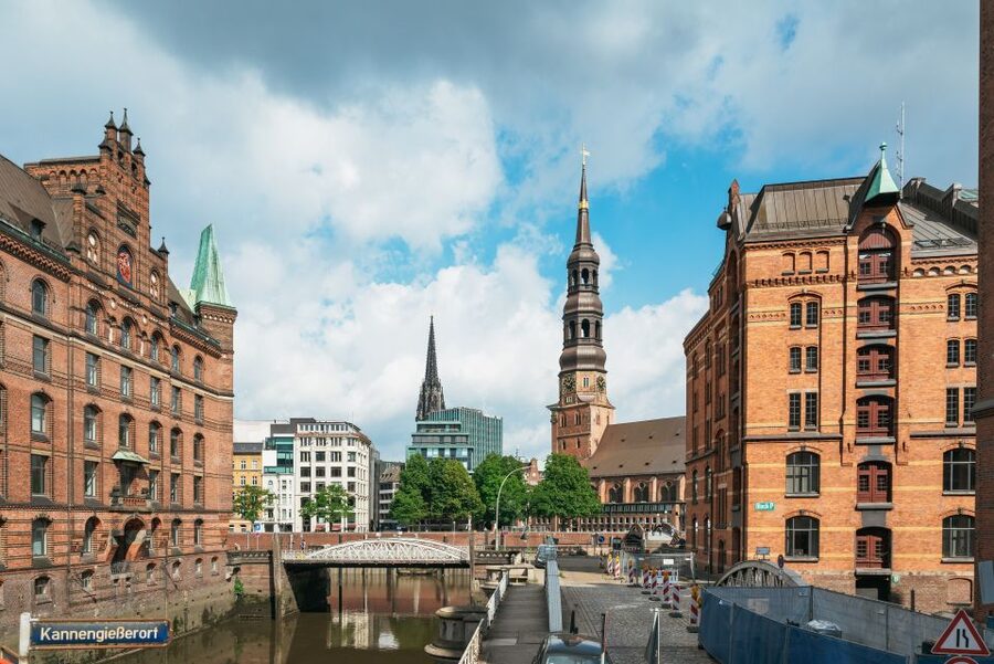 Hamburg: Line A Sightseeing Hop-On Hop-Off Bus Tour - Price and value: what $24 gets you over 1 day