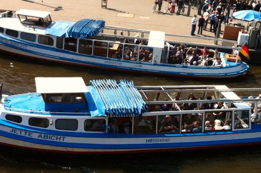 Hamburg: Line C Sightseeing Tour Hop On Hop Off and Harbor Cruise - Audio Guide in Seven Languages: Use It to Get More Out of Less Time