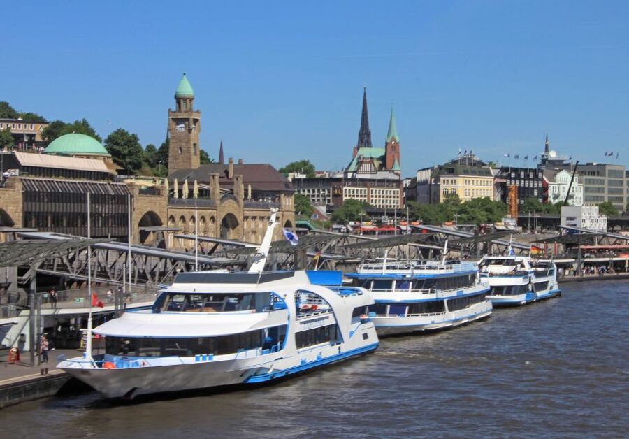 Hamburg: Line F Hop-On Hop-Off Bus and Boat Tour - Why St. Pauli and Speicherstadt Together Works