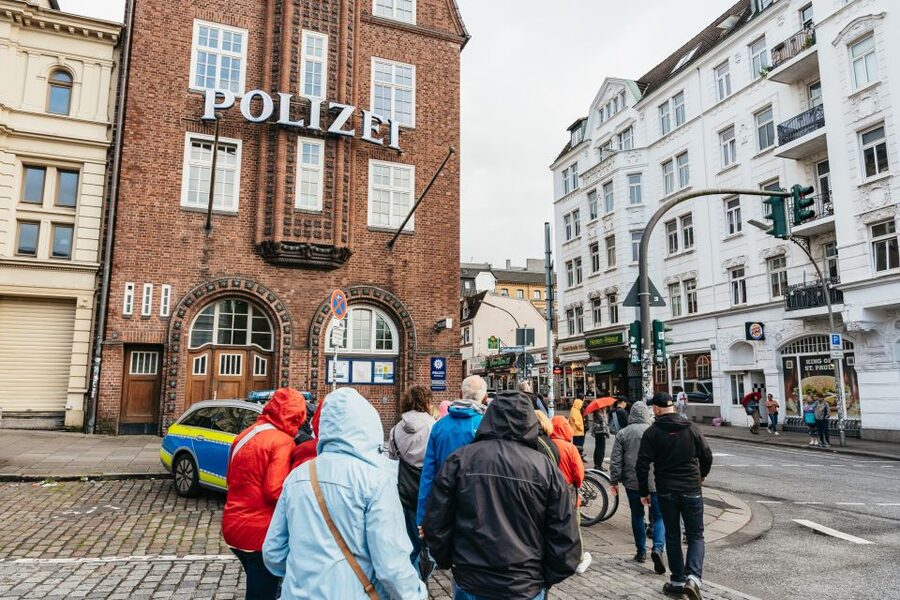 Hamburg: Lust, Luden & Die Große Freiheit Tour - Clubs, Shops, and Bars Along the Reeperbahn: What to Notice