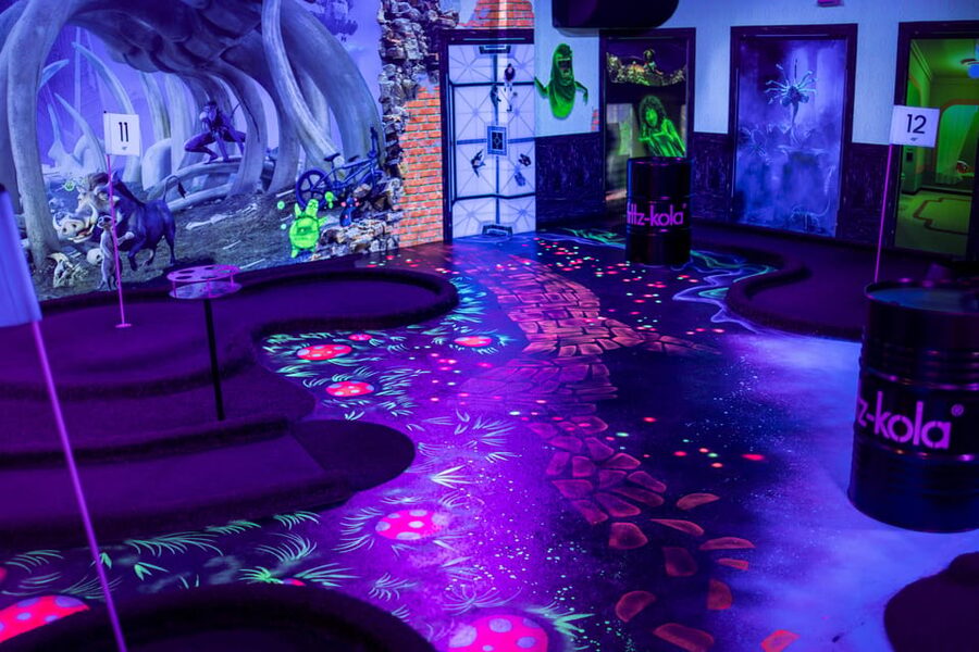 Hamburg: Moviegolf Experience - Finding the Eingang to the MovieGolf Anlage