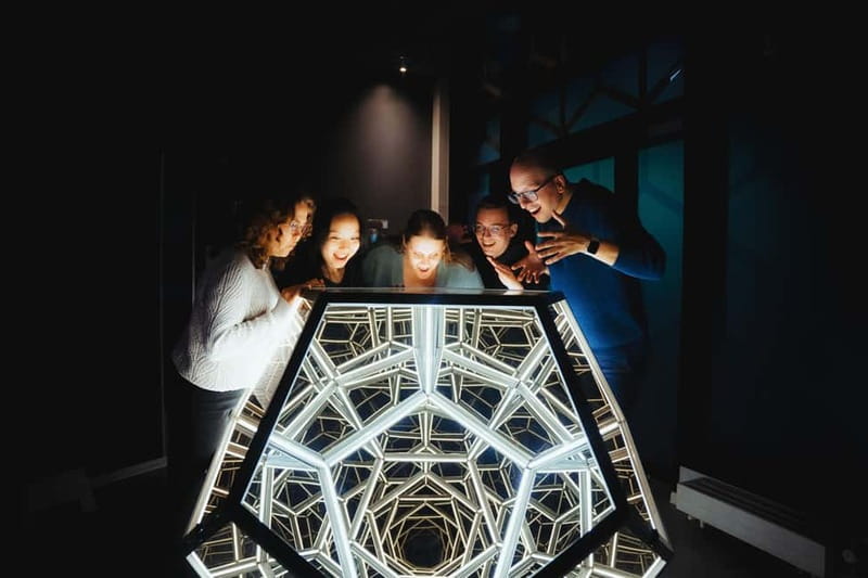 Hamburg: Museum of Illusions Ticket - How Long It Takes and How to Pace 50+ Illusions